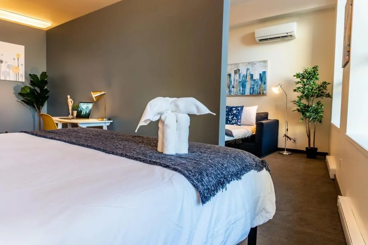 New Listing Luxurious Downtown Loft Heated Parking Rooftop Patio Bbq Gym Coffee Winnipeg