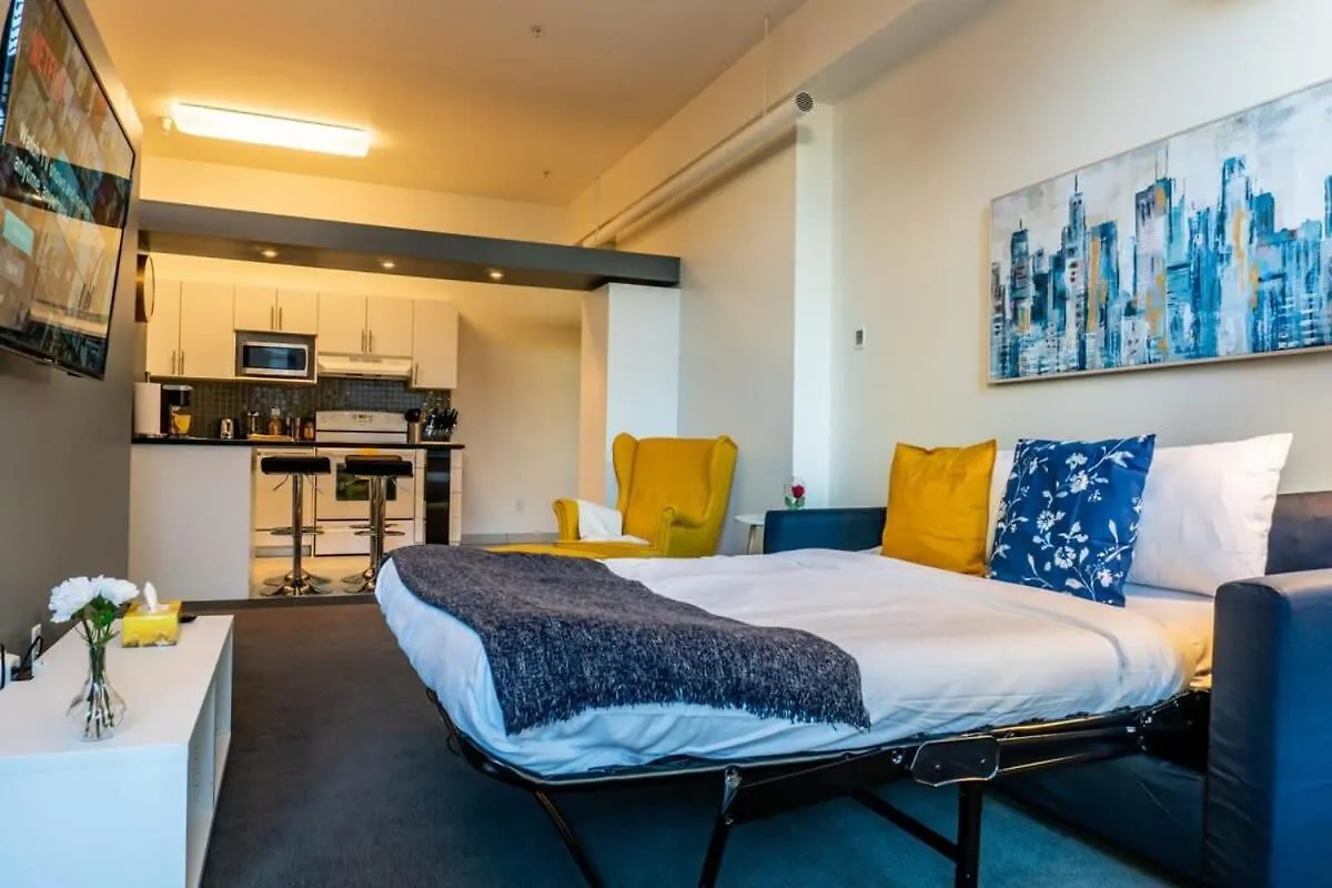 Apartmán New Listing Luxurious Downtown Loft Heated Parking Rooftop Patio Bbq Gym Coffee Winnipeg