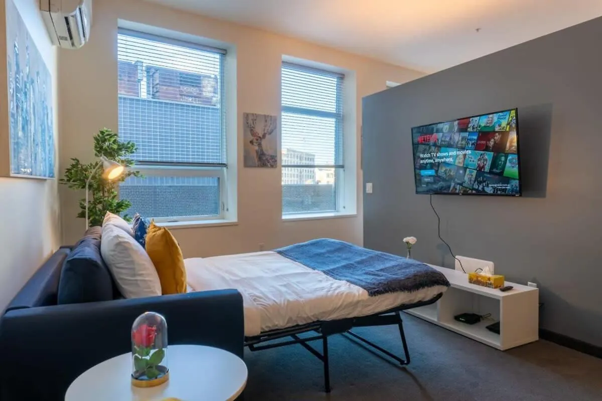 New Listing Luxurious Downtown Loft Heated Parking Rooftop Patio Bbq Gym Coffee Winnipeg 0*,
