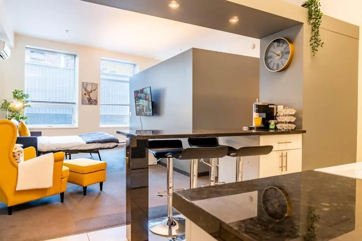 New Listing Luxurious Downtown Loft Heated Parking Rooftop Patio Bbq Gym Coffee Winnipeg